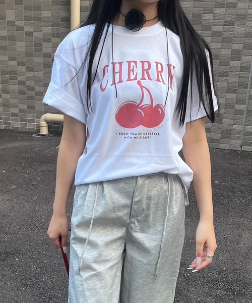 fiere(フィエール)の「チェリープリント半袖Tシャツ(Tシャツ/カットソー・レディース・ホワイト・M/L)」の5枚目の写真