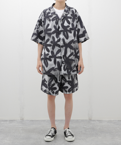 SHELTECH(シェルテック)の「SHELTECH × R.KAMIYAMA BLACK PRINT SHORTS(その他パンツ・メンズ・ブラック・MEDIUM/X-LARGE/LARGE)」の2枚目の写真