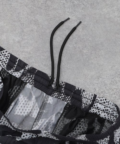 SHELTECH(シェルテック)の「SHELTECH × R.KAMIYAMA BLACK PRINT SHORTS(その他パンツ・メンズ・ブラック・MEDIUM/X-LARGE/LARGE)」の12枚目の写真
