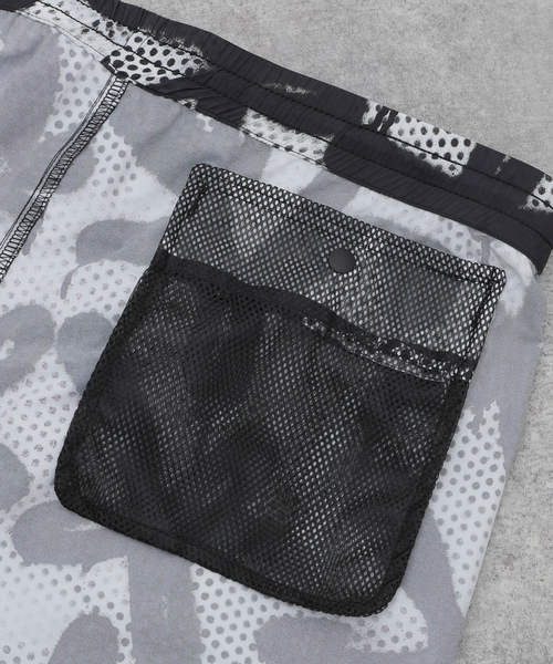 SHELTECH(シェルテック)の「SHELTECH × R.KAMIYAMA BLACK PRINT SHORTS(その他パンツ・メンズ・ブラック・MEDIUM/X-LARGE/LARGE)」の13枚目の写真