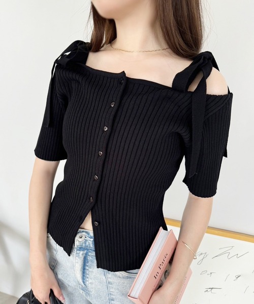 one after another NICE CLAUP(ワンアフターアナザーナイスクラップ)の「肩リボン2WAYニット(ニット/セーター・レディース・ブラック/グレー/ホワイト/ベージュ・FREE)」の2枚目の写真