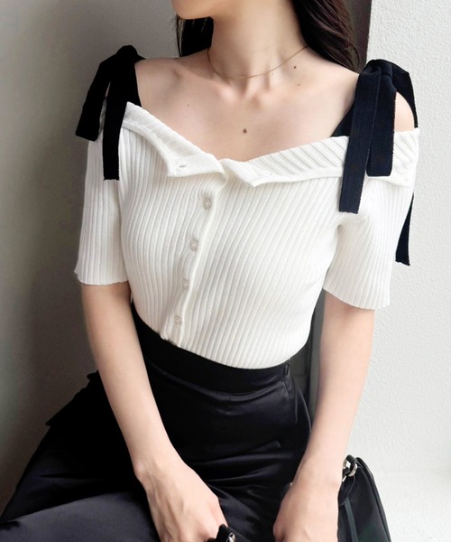 one after another NICE CLAUP(ワンアフターアナザーナイスクラップ)の「肩リボン2WAYニット(ニット/セーター・レディース・ブラック/グレー/ホワイト/ベージュ・FREE)」の5枚目の写真