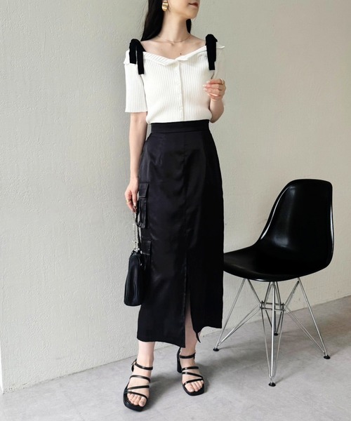 one after another NICE CLAUP(ワンアフターアナザーナイスクラップ)の「肩リボン2WAYニット(ニット/セーター・レディース・ブラック/グレー/ホワイト/ベージュ・FREE)」の6枚目の写真