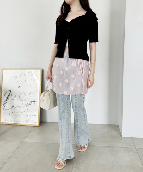 one after another NICE CLAUP(ワンアフターアナザーナイスクラップ)の「肩リボン2WAYニット(ニット/セーター・レディース・ブラック/グレー/ホワイト/ベージュ・FREE)」の20枚目の写真