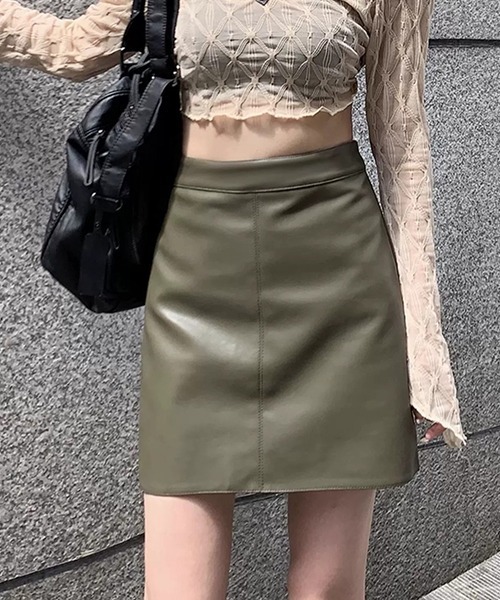 c.u.l(シーユーエル)の「レザーライク ミニスカート culw721(スカート・レディース・ブラック/アイボリー/カーキ・L/M)」の3枚目の写真