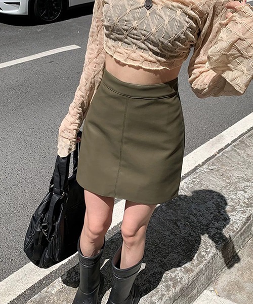 c.u.l(シーユーエル)の「レザーライク ミニスカート culw721(スカート・レディース・ブラック/アイボリー/カーキ・L/M)」の17枚目の写真