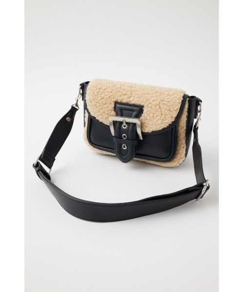 MOUSSY(マウジー)の「BOA SADDLE バッグ(ショルダーバッグ・レディース・ブラック/カーキ・FREE)」の4枚目の写真