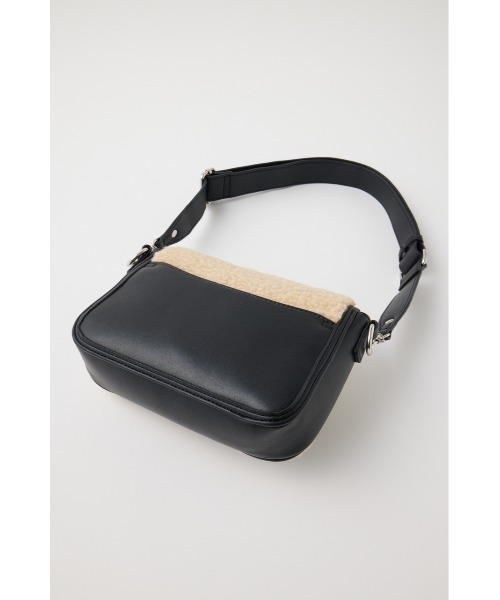 MOUSSY(マウジー)の「BOA SADDLE バッグ(ショルダーバッグ・レディース・ブラック/カーキ・FREE)」の6枚目の写真