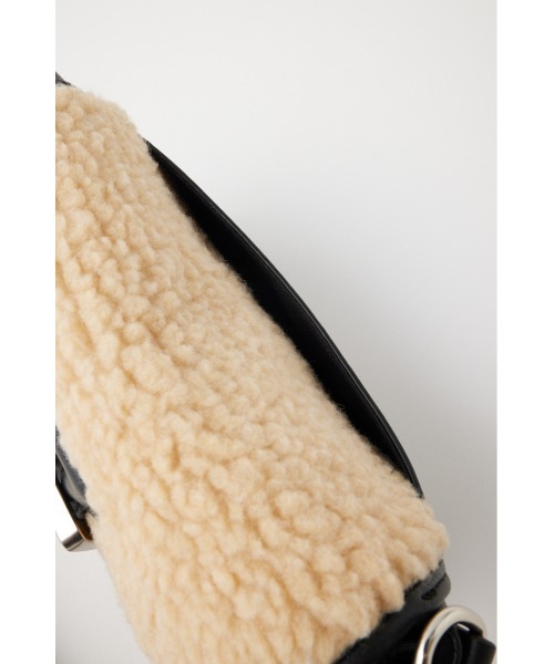 MOUSSY(マウジー)の「BOA SADDLE バッグ(ショルダーバッグ・レディース・ブラック/カーキ・FREE)」の8枚目の写真