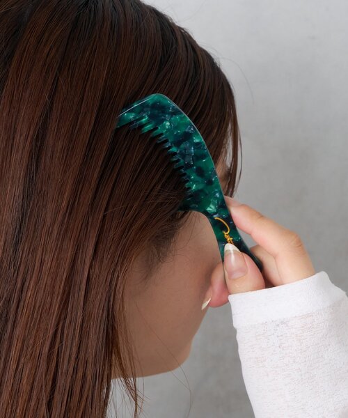 Actually（アクチュアリー）の「アセチコーム　持ち手付（ヘアブラシ・レディース・ブラウン/イエロー/グリーン・0）」の2枚目の写真