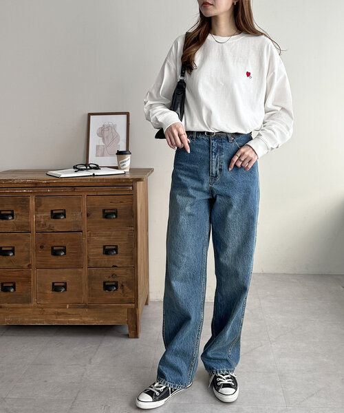 DISCOAT(ディスコート)の「【新色追加!/WEB限定】ハート刺繍ワンポイントロンT(Tシャツ/カットソー・レディース・オフホワイト/チャコールグレー/ホワイト/ホワイト系その他/ホワイト系その他2・MEDIUM)」の7枚目の写真