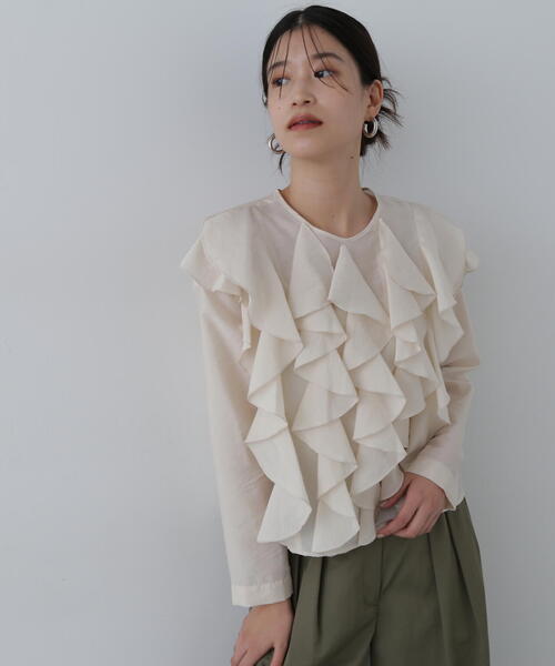 N.(N. Natural Beauty Basic)(エヌエヌナチュラルビューティーベーシック)の「ラッフルフォールブラウス(シャツ/ブラウス・レディース・ブラック/クリーム・MEDIUM)」の10枚目の写真