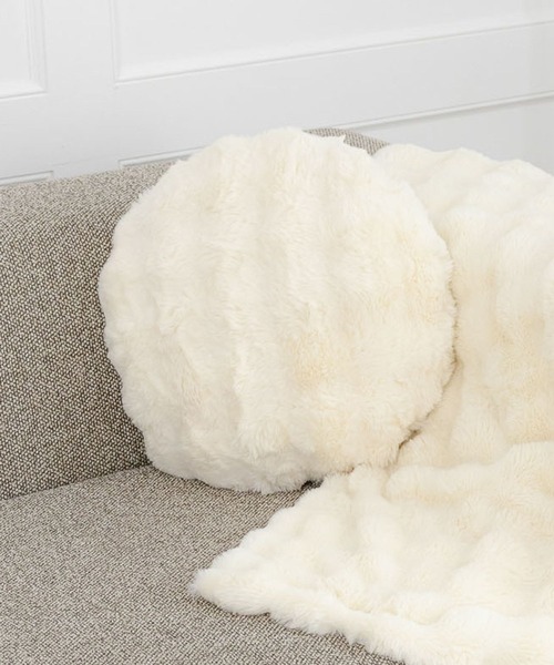 LAKOLE(ラコレ)の「ファークッション / 151424(クッション/クッションカバー・レディース・ホワイト/ブラック/グレー・FREE)」の2枚目の写真