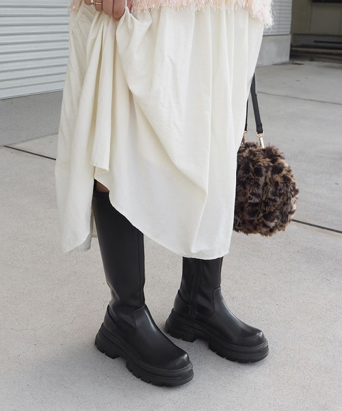 minia（ミニア）の「スニーカーソールロングブーツ ＜ インヒールストレッチ・ニットコンビ ＞（ブーツ・レディース・ブラック系1/ブラック系2・S/M/L）」の14枚目の写真