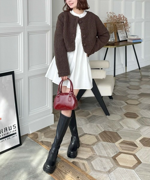 clear（クリア）の「ボアジャケット [もこもこ スタイルアップ]≪2024AW新作≫（その他アウター・レディース・アイボリー/ブラウン・F）」の8枚目の写真