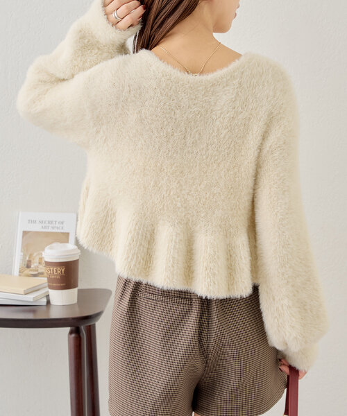 Chico（チコ）の「【2WAY】シャギーペプラムVニット（ニット/セーター・レディース・ピンク/グレイッシュベージュ/ブラック/アイボリー・FREE）」の8枚目の写真