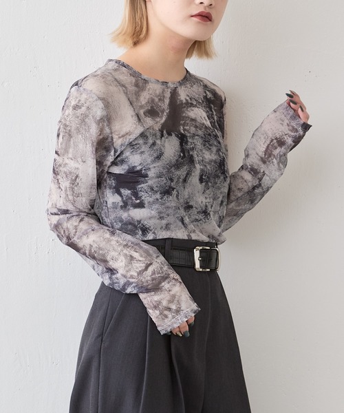 Lui's(ルイス)の「【着映え◎】シアープリントトップス(Tシャツ/カットソー・レディース・イエロー/チャコールグレー/ブルー・FREE)」の4枚目の写真