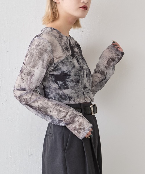 Lui's(ルイス)の「【着映え◎】シアープリントトップス(Tシャツ/カットソー・レディース・イエロー/チャコールグレー/ブルー・FREE)」の6枚目の写真