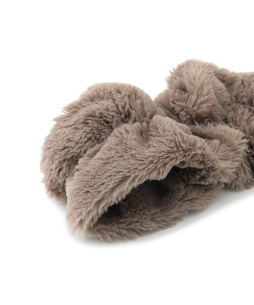 SHOO・LA・RUE（シューラルー）の「◆ウェーブフェイクファーマフラー（ストール/ショール・レディース・ダークグレー/ピンク/ナチュラル/ブルー/アイボリー・00）」の8枚目の写真