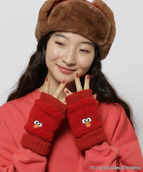 niko and...（ニコアンド）の「【SESAME STREET(セサミストリート)】コラボ フワフワハンドウォーマー（アームカバー・レディース・イエロー/ブルー/レッド・FREE）」の7枚目の写真