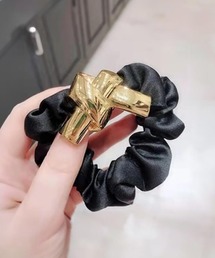 L LABEL（エルラベル）の「メタルモチーフ付シュシュ（シュシュ）」