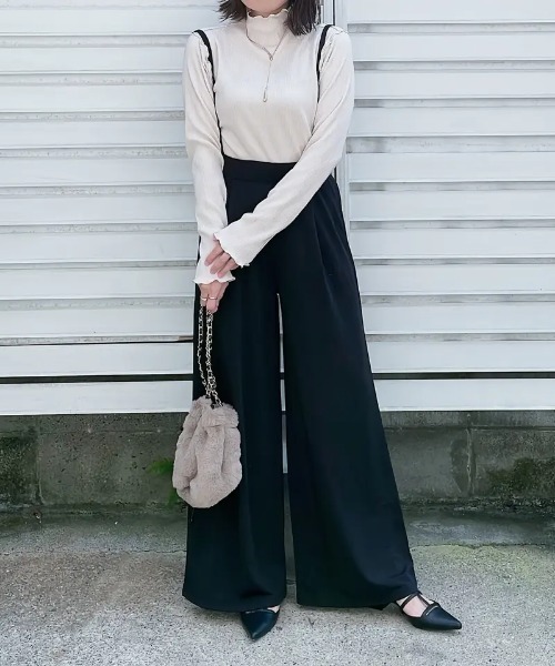 aquagarage(アクアガレージ)の「カットツイルキャミサロペット(その他パンツ・レディース・グレイッシュベージュ/ブラック・M/L)」の21枚目の写真