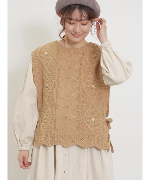 Samansa Mos2(サマンサ モスモス)の「花刺繍脇リボンベスト(ベスト・レディース・ベージュ/キナリ/ブラック/グリーン・F)」の12枚目の写真