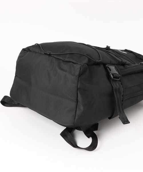 NEW ERA(ニューエラ)の「【NEW ERA/ニューエラ】CORD PACK(バックパック/リュック・メンズ・ブラック/ブラック×ホワイト・FREE)」の4枚目の写真
