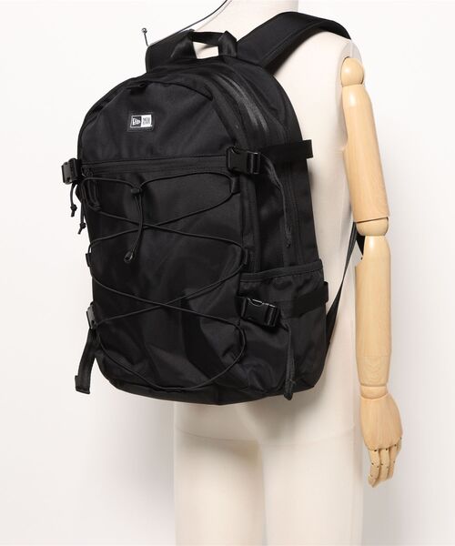 NEW ERA(ニューエラ)の「【NEW ERA/ニューエラ】CORD PACK(バックパック/リュック・メンズ・ブラック/ブラック×ホワイト・FREE)」の7枚目の写真