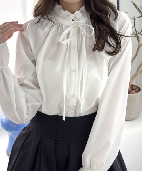 CLEAR BASIC（クリアベーシック）の「キャンディースリーブフリルブラウス[オフィスカジュアル リボン]≪CLEAR BASIC≫（シャツ/ブラウス・レディース・オフホワイト/サックスブルー/ブラック・F/FREE）」の2枚目の写真