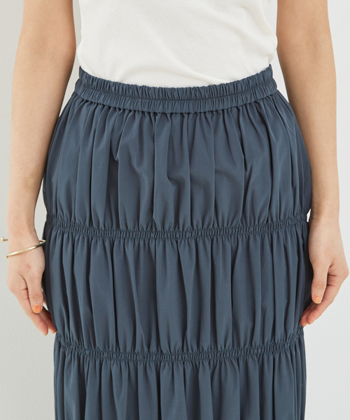 abahouse mavie(アバハウスマヴィ)の「シャーリングスカート/春服(スカート・レディース・ブラック/アイボリー/ダークグリーン・フリー)」の5枚目の写真