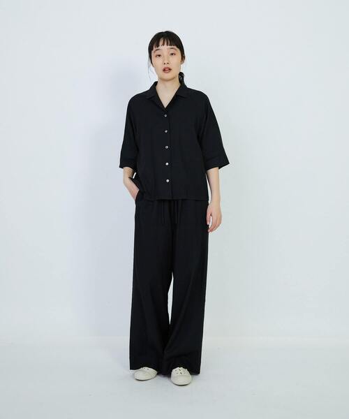 LOISIR（ロワズィール）の「レーヨンリネンキャンバスオープンカラーシャツ（シャツ/ブラウス・レディース・ブラック・FREE）」の3枚目の写真