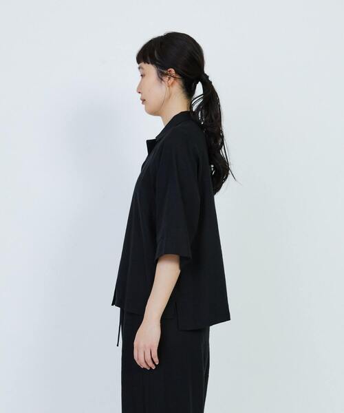 LOISIR（ロワズィール）の「レーヨンリネンキャンバスオープンカラーシャツ（シャツ/ブラウス・レディース・ブラック・FREE）」の13枚目の写真