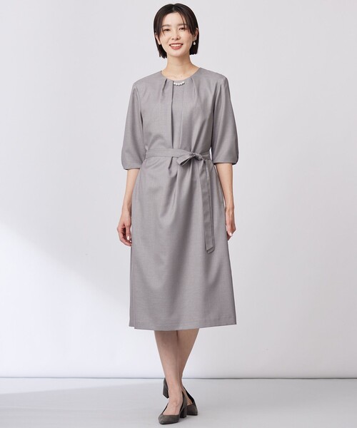 J.PRESS(ジェイプレス)の「【洗える・UV加工・吸水速乾】OXIJEWELストレッチ ワンピース(ワンピース・レディース・ネイビー系/ライトグレー系/シルバー系/ベージュ系・T13/T15)」の6枚目の写真