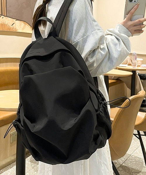 ハンドメイド　ラウンドリュック大きめ　ベージュブラック セール】【大容量・撥水加工】タックフォルムラウンドリュック
