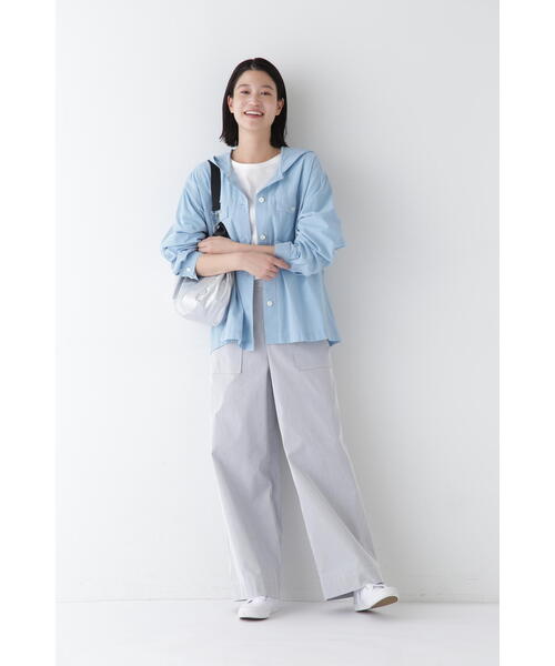 human woman（ヒューマンウーマン）の「◆製品染めフーディーブラウス（シャツ/ブラウス・レディース・ピンク/ホワイト系その他/ブルー・MEDIUM）」の22枚目の写真
