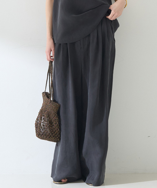 Rouge vif（ルージュヴィフ）の「【待望の再入荷！】【セットアップ対応】キュプラフィブリル ワイドパンツ（その他パンツ・レディース・チャコールグレー/グレイッシュベージュ/グレー・38/36）」の2枚目の写真