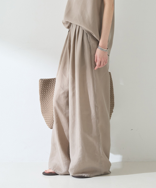 Rouge vif（ルージュヴィフ）の「【待望の再入荷！】【セットアップ対応】キュプラフィブリル ワイドパンツ（その他パンツ・レディース・チャコールグレー/グレイッシュベージュ/グレー・38/36）」の7枚目の写真