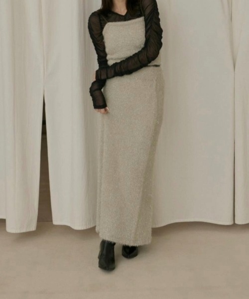 NOTREemor(ノートルエモア)の「glitter knit bustier x knit skirt(ワンピース・レディース・ライトベージュ/スモークグレー・FREE)」の2枚目の写真