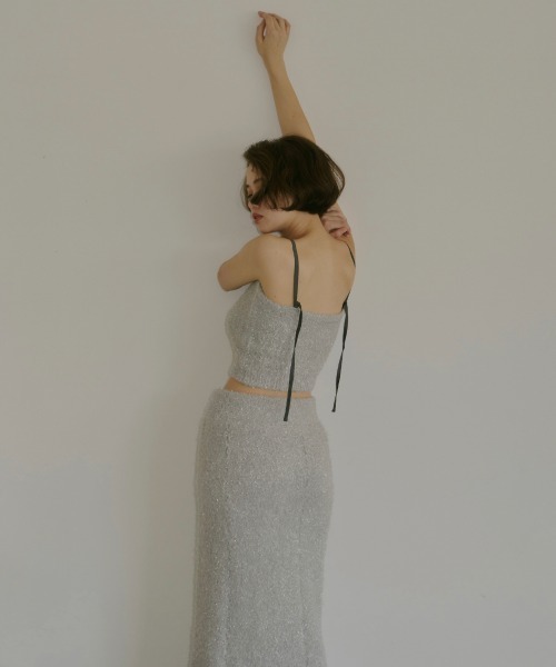 NOTREemor(ノートルエモア)の「glitter knit bustier x knit skirt(ワンピース・レディース・ライトベージュ/スモークグレー・FREE)」の9枚目の写真