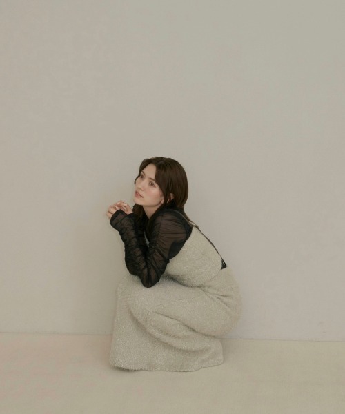 NOTREemor(ノートルエモア)の「glitter knit bustier x knit skirt(ワンピース・レディース・ライトベージュ/スモークグレー・FREE)」の20枚目の写真