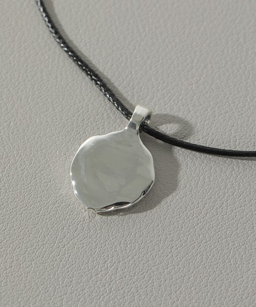 voov（ブーブ）の「ニュアンスモチーフ チョーカー スライドロープ ネックレス（ネックレス・レディース・ゴールド/シルバー・フリー）」の3枚目の写真