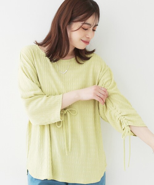 SHOO・LA・RUE(シューラルー)の「【洗える/S-LL】お袖シャーリングトップス(シャツ/ブラウス・レディース・ブラック/アイボリー/イエロー系その他・01/02/03/04)」の3枚目の写真