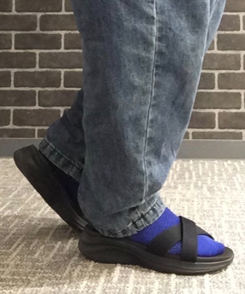 SKECHERS スケッチャーズ サンダル スリップインズ ウルトラ