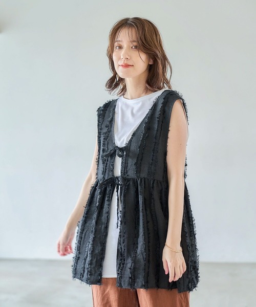 studio CLIP(スタディオクリップ)の「ダブルフロントフリンジジャガードジレ(ベスト・レディース・ブラウン/ブラック/ベージュ・FREE)」の5枚目の写真