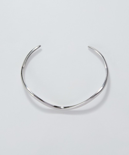 Phoebe（フィービィー）の「【金属アレルギー対応】ウェーブラインメタルバングル/ブレスレット/サージカルステンレス（バングル/リストバンド・レディース・シルバー・FREE）」の4枚目の写真