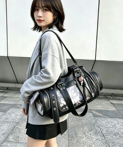 gossip！ロサンゼルス（ゴシップロサンゼルス）の「調整紐付きクリア窓多ポケットショルダー痛バッグ（ショルダーバッグ・レディース・ブラック・FREE）」の7枚目の写真