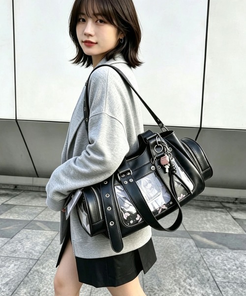 gossip！ロサンゼルス（ゴシップロサンゼルス）の「調整紐付きクリア窓多ポケットショルダー痛バッグ（ショルダーバッグ・レディース・ブラック・FREE）」の18枚目の写真