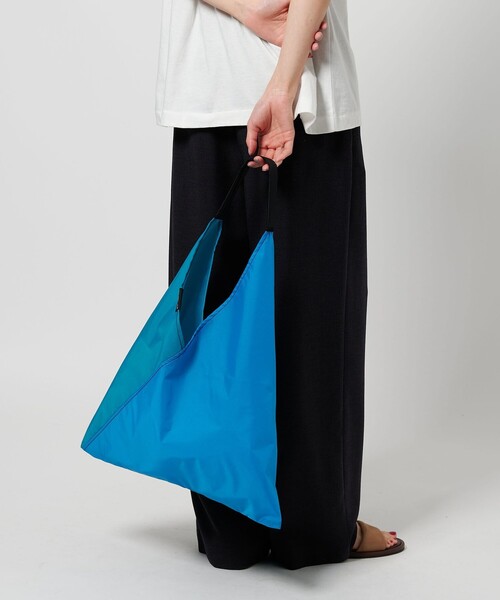 MELO（メロ）の「＜MELO＞2TONE トライアングル トートバッグ（トートバッグ・レディース・ターコイズブルー系/ブラック・FREE）」の10枚目の写真