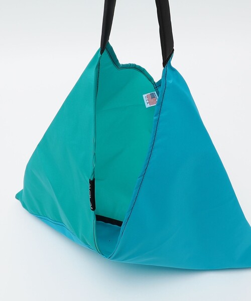 MELO（メロ）の「＜MELO＞2TONE トライアングル トートバッグ（トートバッグ・レディース・ターコイズブルー系/ブラック・FREE）」の6枚目の写真